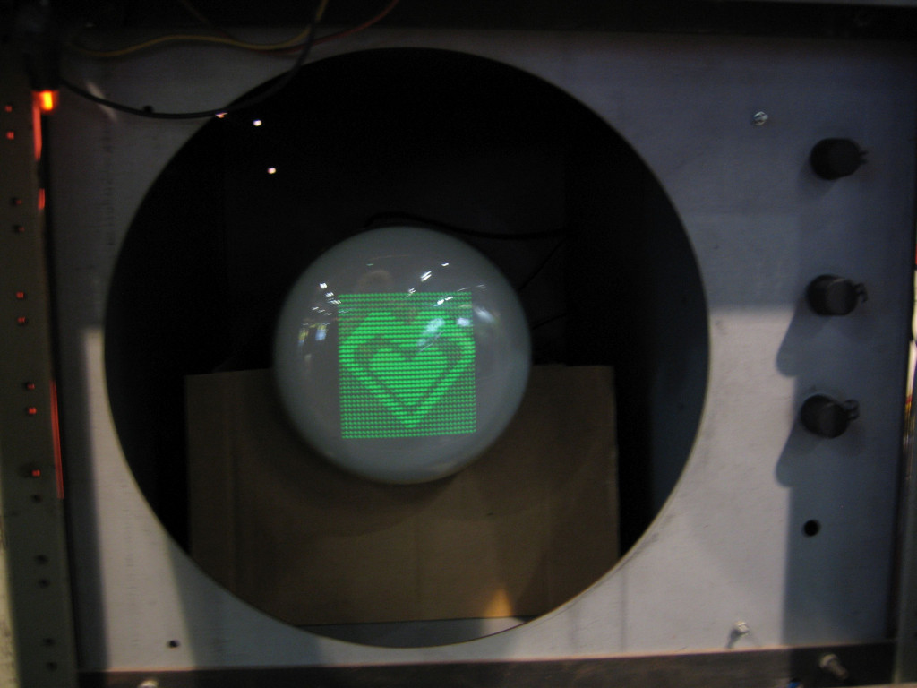 Picture of a coded digital heart on the Baby computer screen
