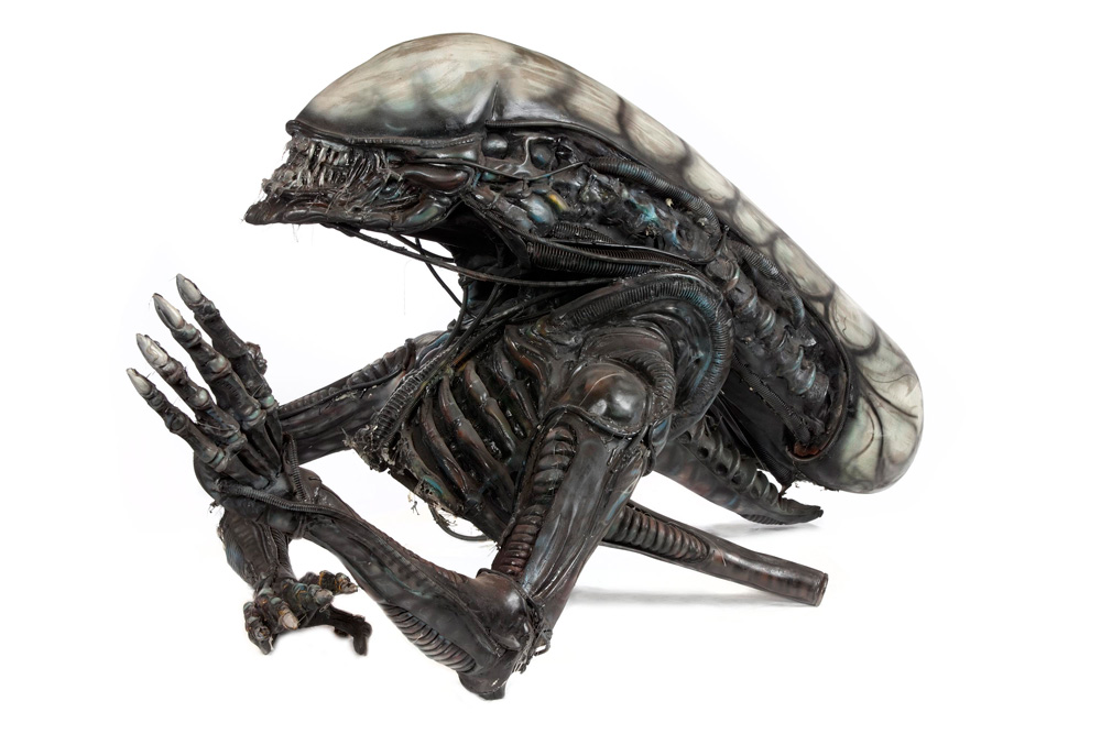 A model of the upper half of a xenomorph from the film Alien