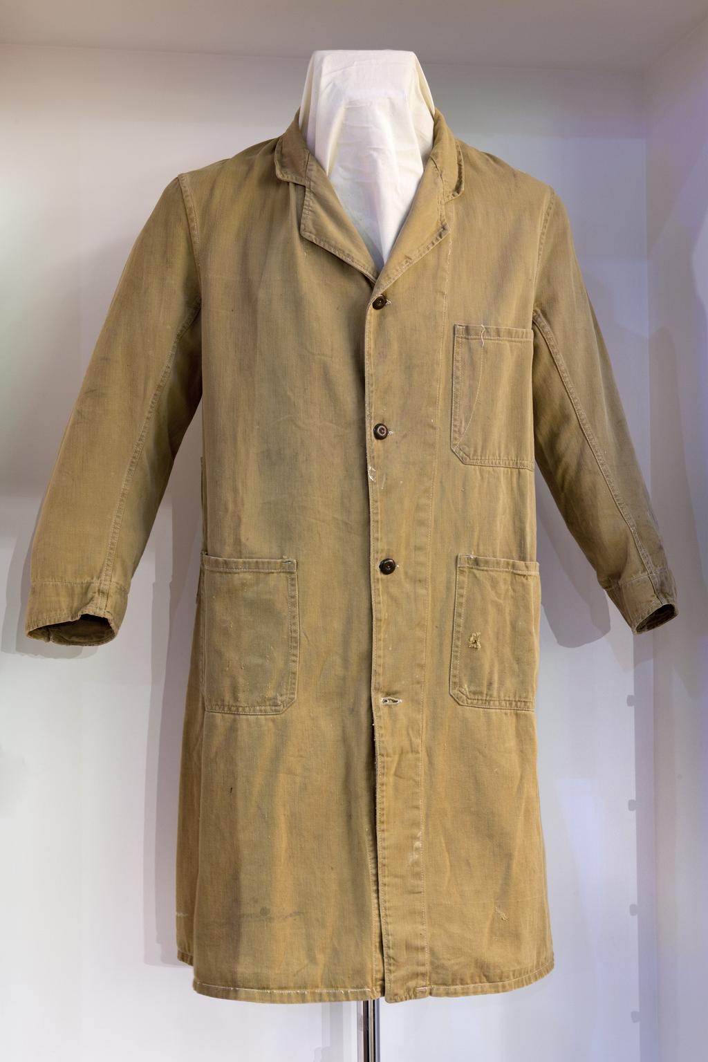 Laboratory coat worn by Geoff Tootill when working on the 'Baby' computer in 1948.