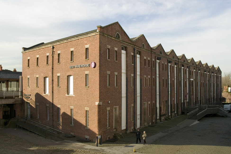 Picture of the exterior of the 1830 Warehouse at the Museum of Science and Industry 