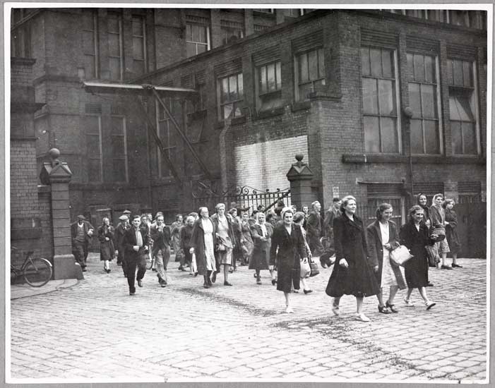 Droylsden by-election, 1951, Roland Hicklin, Daily Herald Archive, ©National Media Museum Lunchtime at the Marlborough Mill - Droylsden.