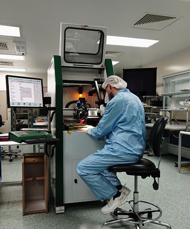 Marcin Poblocki of Wireless Electricity at work