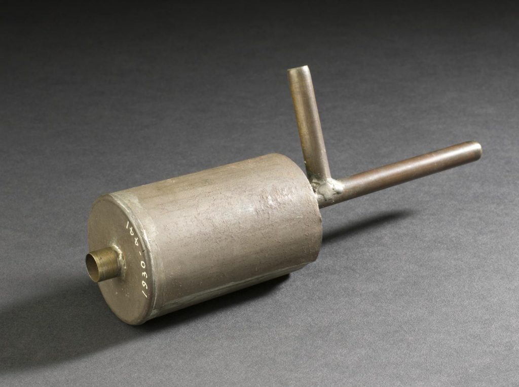 A device to call birds